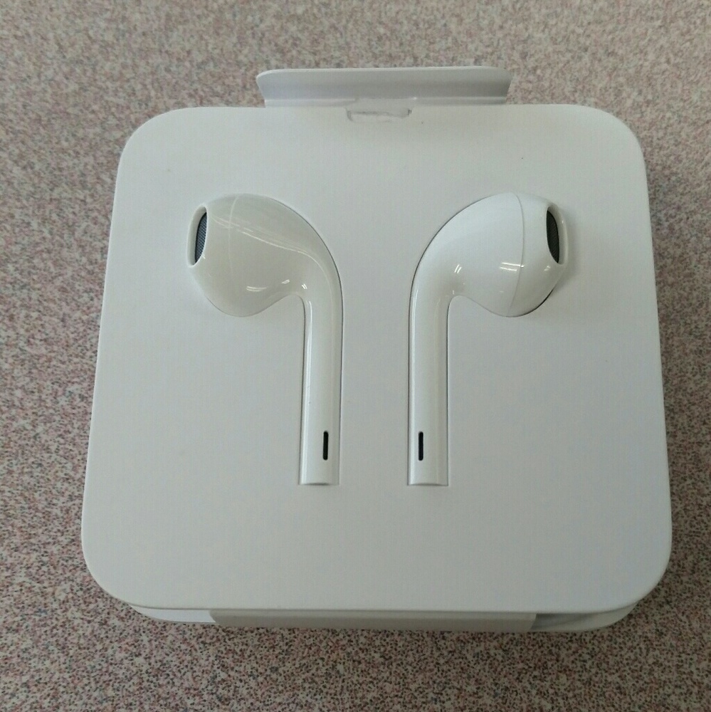 APPLE HEADPHONES
